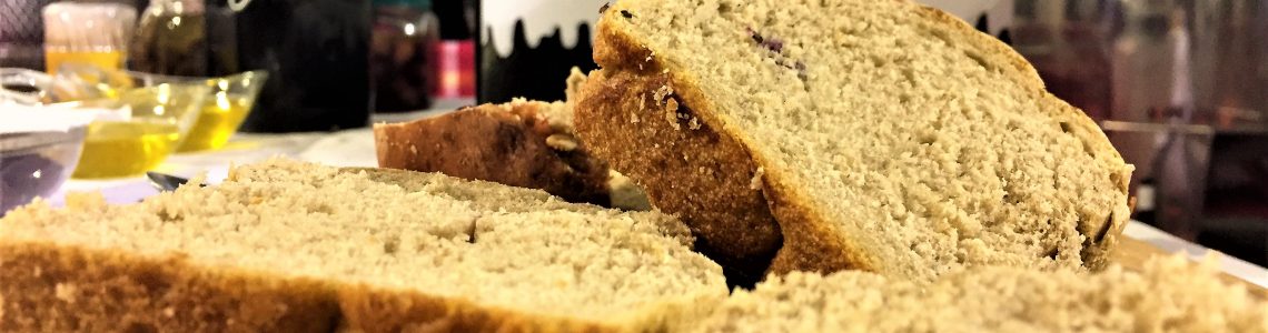 Ψωμί από ΟινοΛάσπη: το δοκιμάσαμε, μείναμε έκπληκτοι και σας το προτείνουμε!