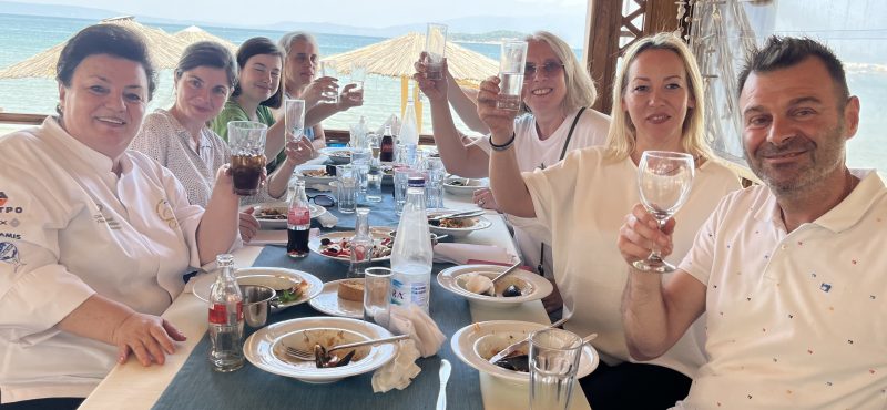 Μια θάλασσα, ένα τραπέζι, μια guest chef και ευρωπαίοι travel agents: ναι, είναι το KOUZINA!