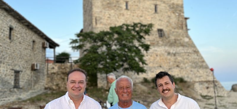 Η ελληνική φιλοξενία για τα 50 χρόνια επαναλαμβανόμενου πελάτη στην Ουρανούπολη!  Πύργος Ουρανούπολης, 8 Ιουνίου 2023.-